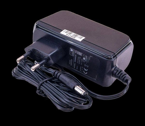 Zasilacz wtyczkowy MW Power 12V